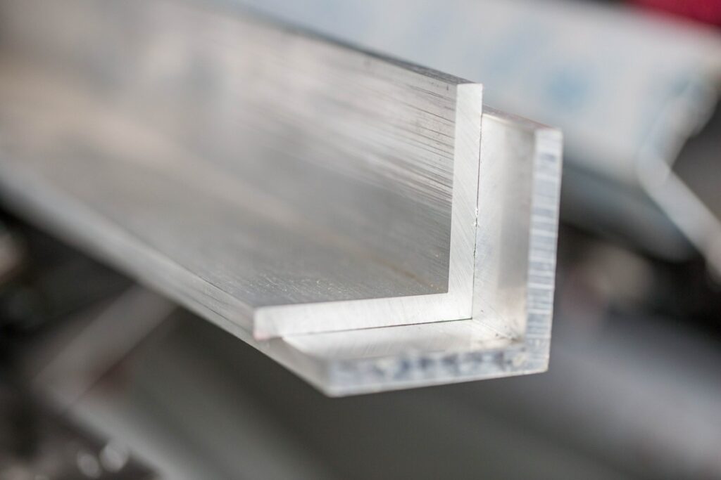 Jakich błędów trzeba unikać podczas barwienia aluminium?