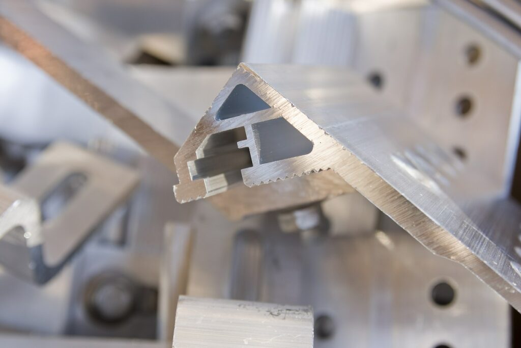Jak przygotowuje się aluminium do&nbsp;anodowania?
